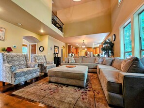 Smart-TV, Kamin, Stereoanlage