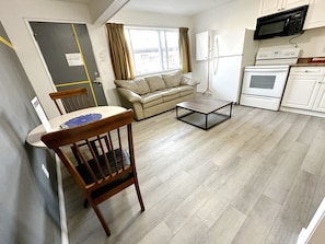 Senior Suite | Living area