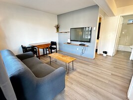 经典套房 | 起居区 | 电视