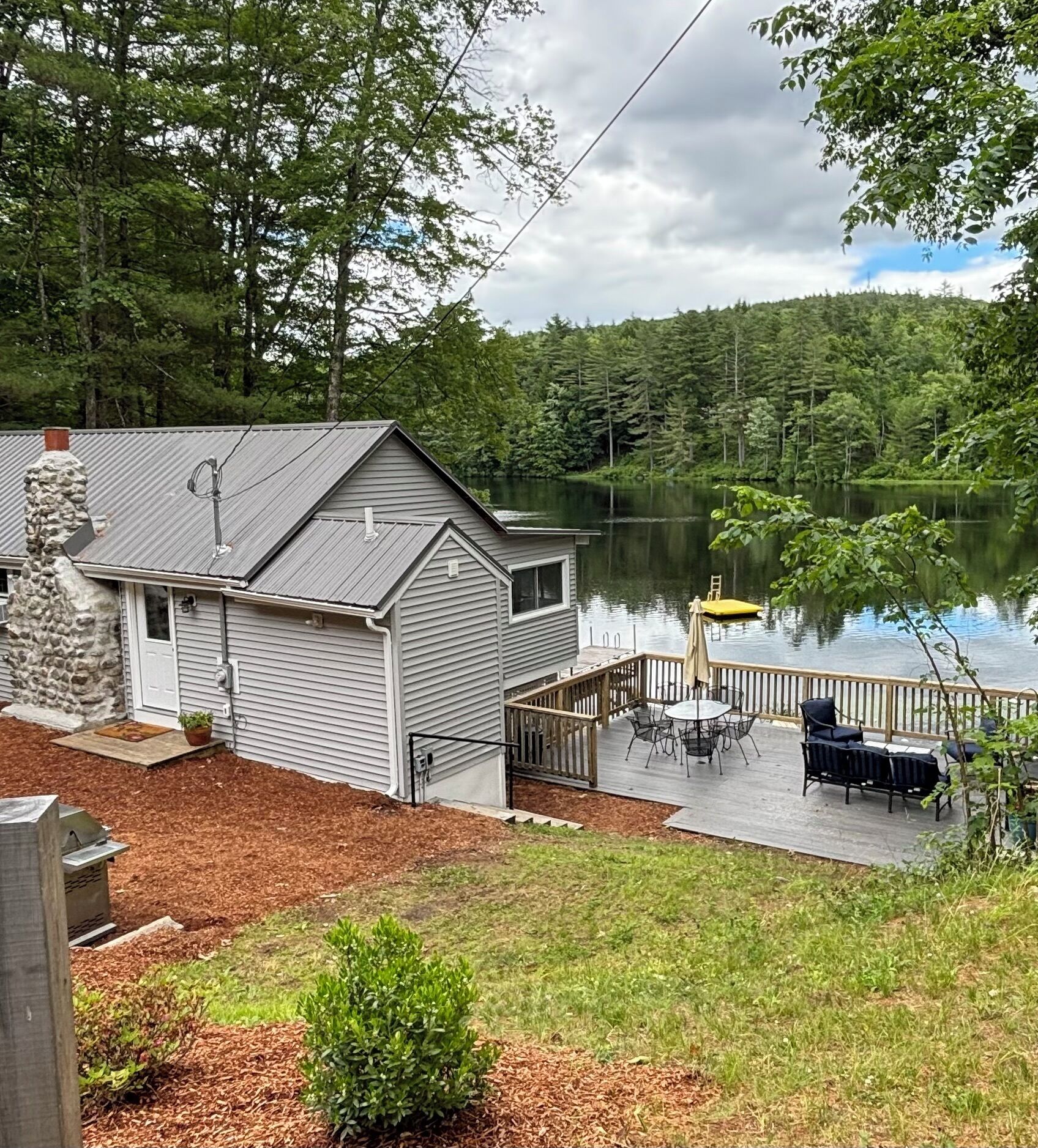 Cozy water front cottage in charming Concord NH area.