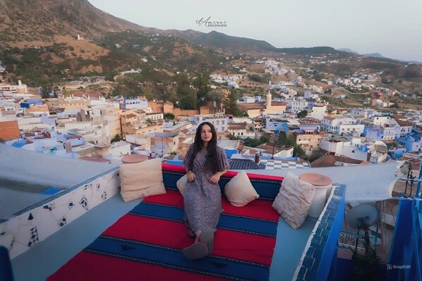 المنطقة المحيطة بالمنشأة