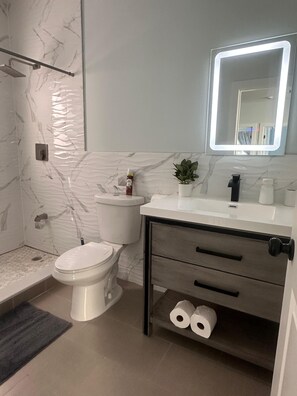 Hair dryer, towels, soap, shampoo - A few minutes away of PATH to Manhattan New YorK (Jersey City)