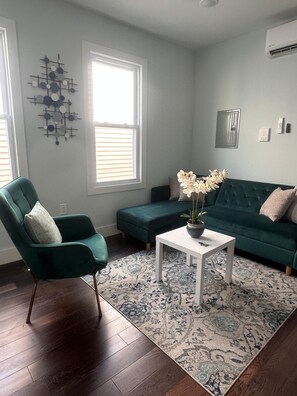 Smart TV - A few minutes away of PATH to Manhattan New YorK (Jersey City)