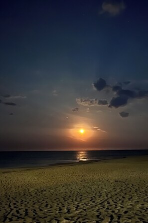 Una playa cerca, toallas de playa