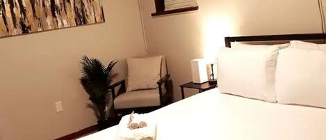 1 habitación, tabla de planchar con plancha, wifi y ropa de cama