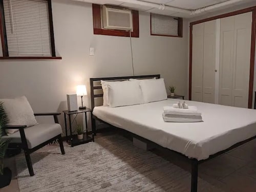 The Cellar-Suite at Silver LakeNEW 1-Bed APT 