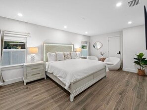 4 bedrooms, iron/ironing board, travel crib, free WiFi