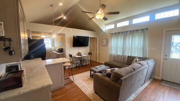 Smart TV, fireplace, DVD player, books