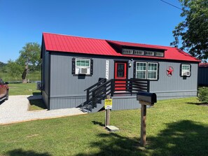 Exterior - Lakefront Cottage Oasis (Weatherford)