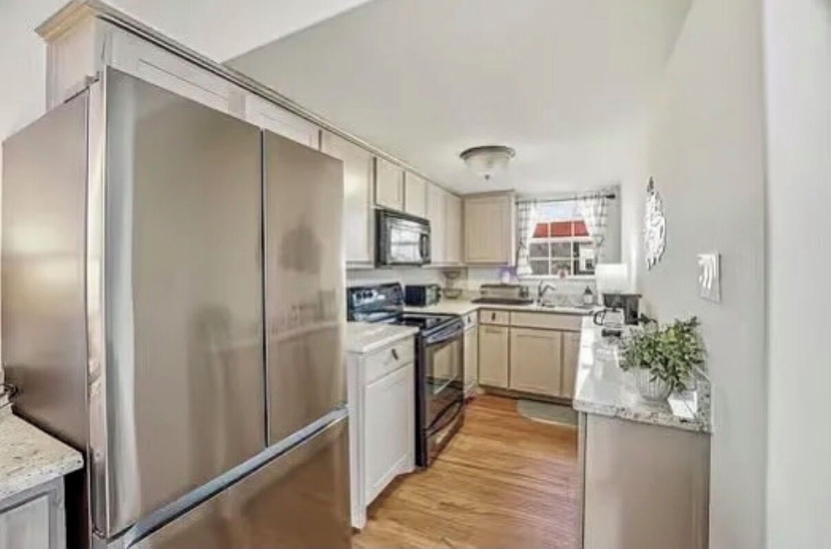 雪櫃、微波爐、焗爐、爐具