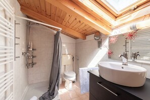 Apartment, Lake View | Bathroom - Sui tetti di Bellagio by Wonderful Italy (Bellagio)