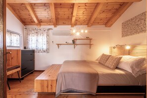 Apartment, Lake View | Iron/ironing board, free WiFi