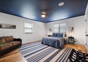 4 sovrum, skrivbord, resesäng och gratis wi-fi