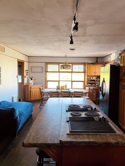 Private relaxing 5-bedroom farmhouse in Gansevoort with AC, WiFi