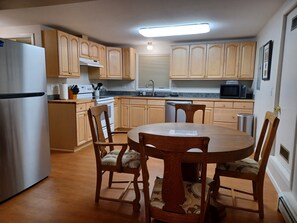 Mikrowelle, Ofen, Herdplatte, Geschirrspüler