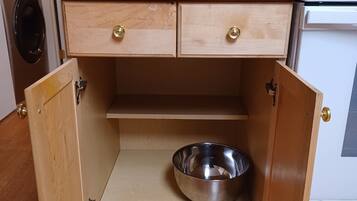 Micro-ondes, four, plaque de cuisson, lave-vaisselle
