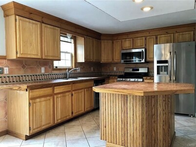 Spacious Villa with 5 bedrooms and WiFi, AC in welcoming Cicero