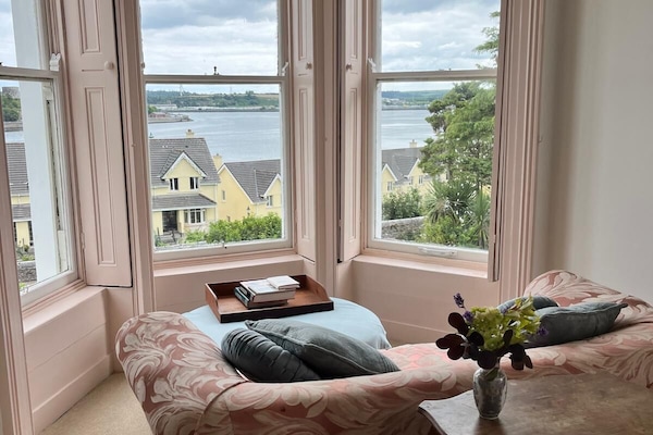 Habitación Deluxe doble, vistas al mar | Tabla de planchar con plancha y wifi gratis