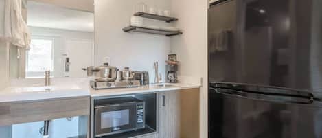 Mini-fridge, coffee/tea maker