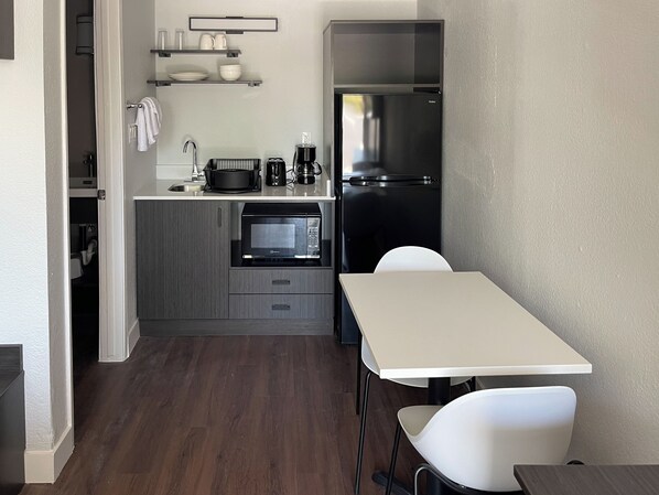 Free WiFi, bed sheets - Studio 6 Hayward, Ca – Silicon Valley Gateway (Hayward)