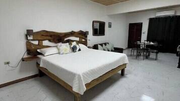 1 bedroom, iron/ironing board, WiFi