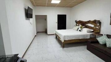 1 bedroom, iron/ironing board, WiFi