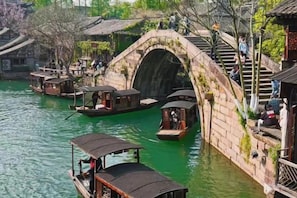 Unclassified image, 4 of 15, button - Yueman Xilou Theme Inn (Tongxiang)