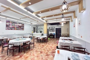 Unclassified image, 3 of 15, button - Yueman Xilou Theme Inn (Tongxiang)