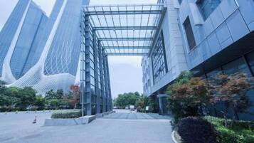 المنشأة من الخارج