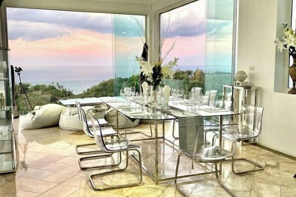 تناول الطعام