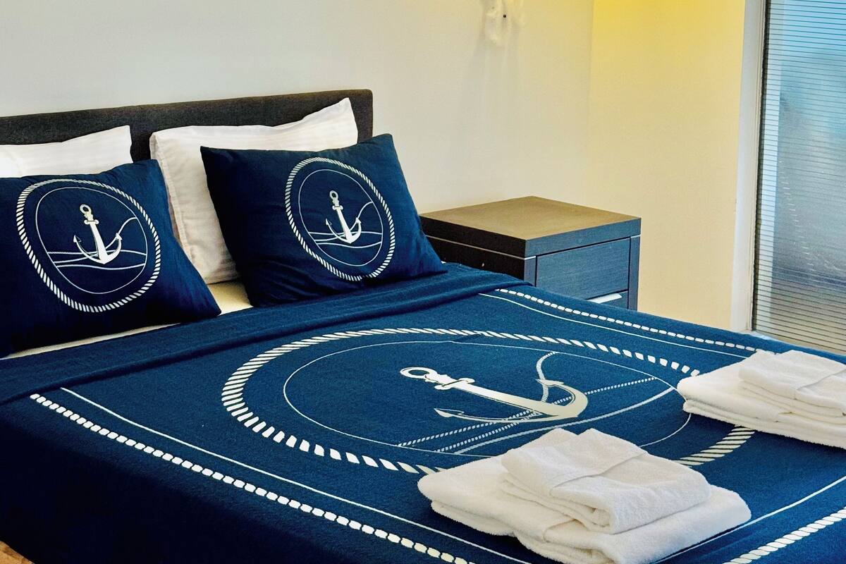 Comfort-Studiosuite | Hochwertige Bettwaren, Verdunkelungsvorhänge, kostenloses WLAN