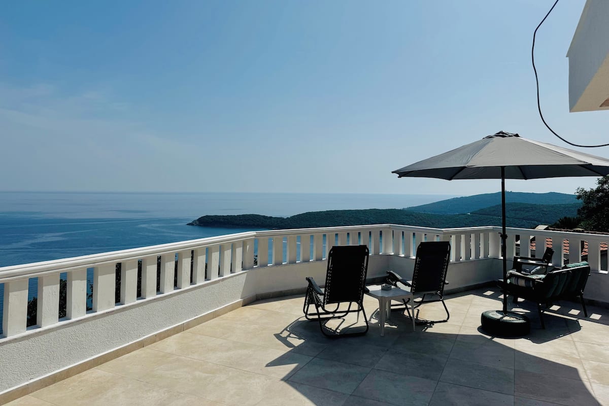 Exclusive Penthouse, Beach View | View from room