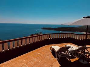 Premium bedding, blackout curtains, free WiFi, bed sheets - Budva Felix Suits (Budva)