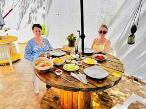 Free daily continental breakfast  - Budva Felix Suits (Budva)