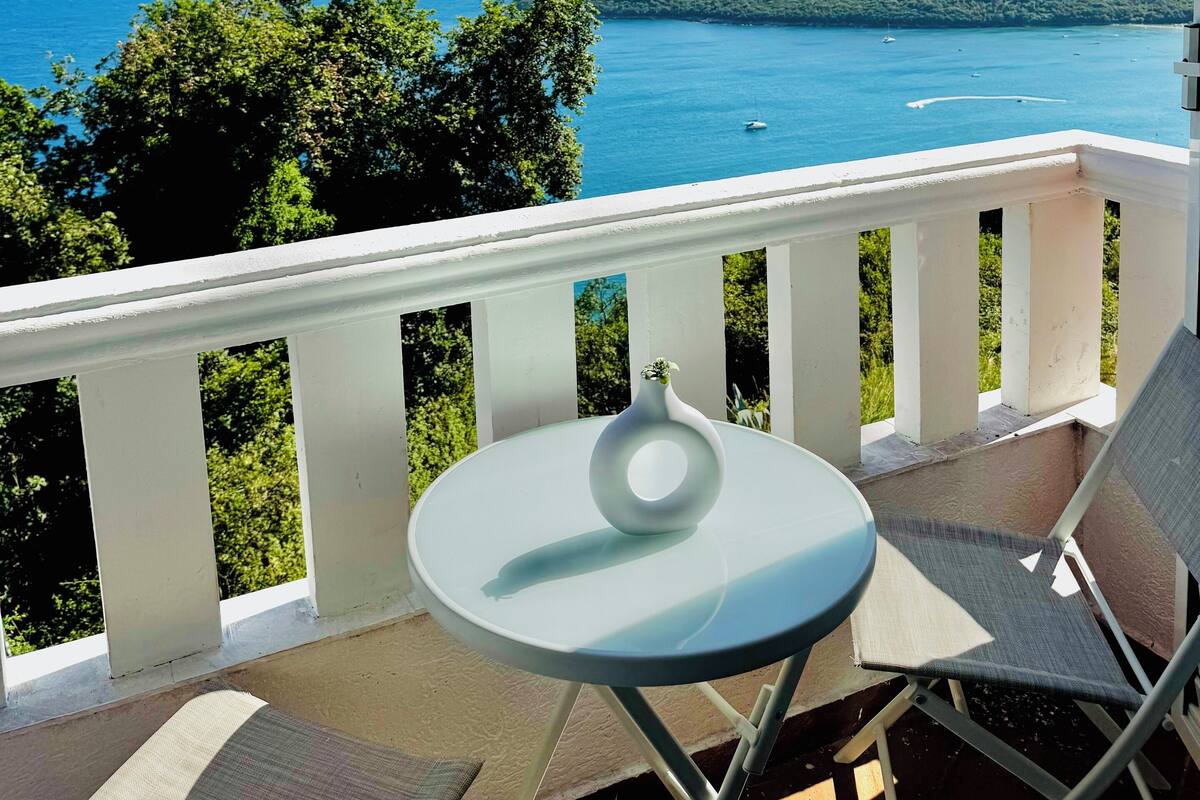 Comfort-Dreibettzimmer | Terrasse/Patio