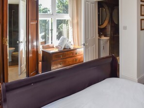 5 quartos, Wi-Fi de cortesia, roupa de cama