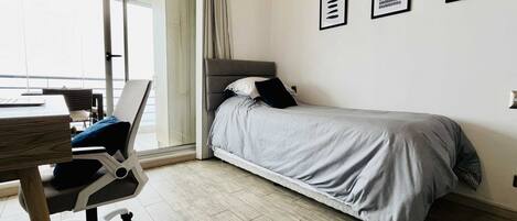 2 bedrooms, desk, free WiFi, bed sheets