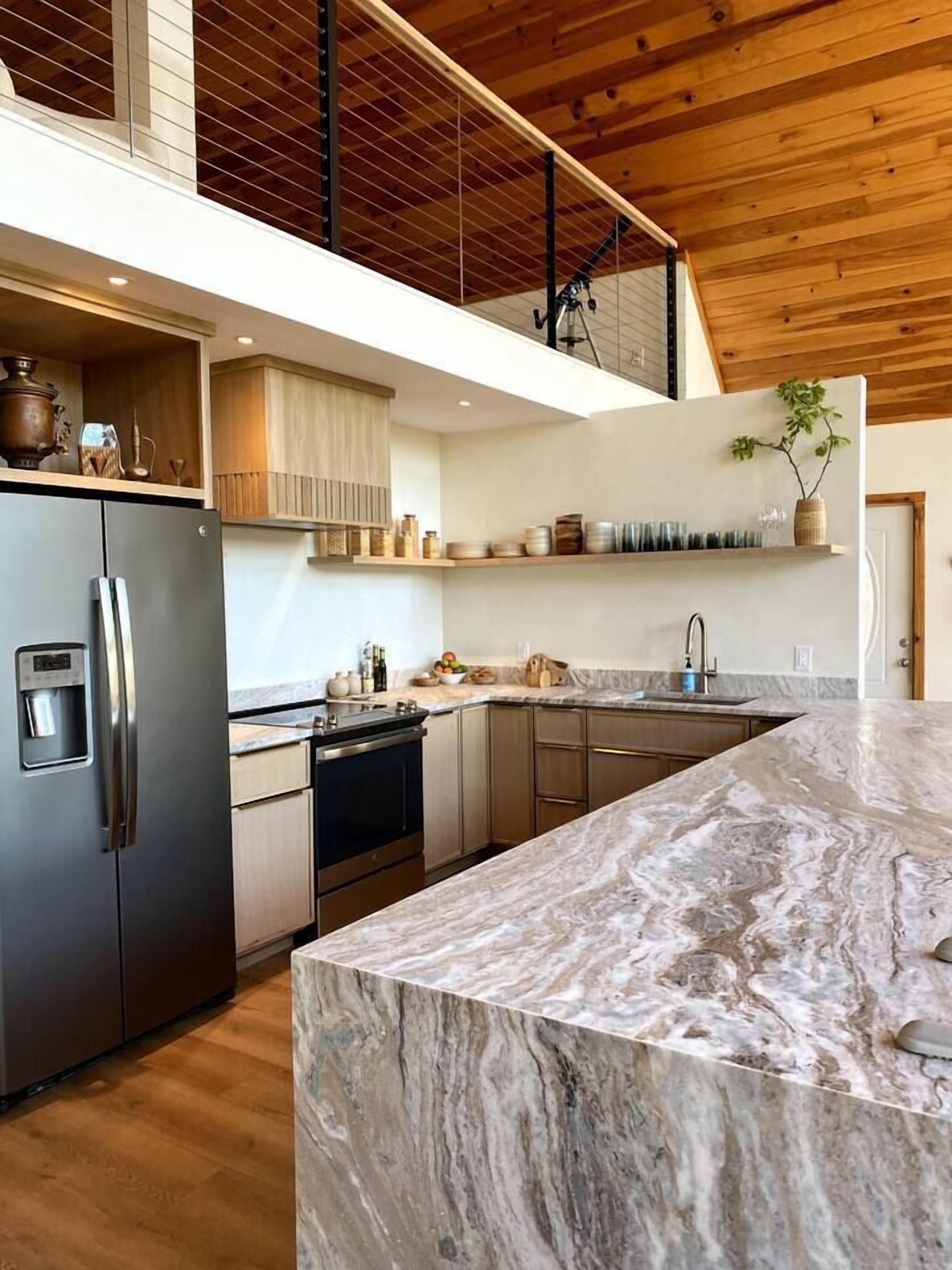 The Proper Deer-Nordic Inspo, Lots of Amenities!