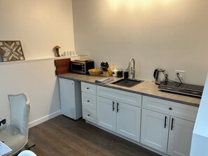 Private kitchen - ChicRomantic1BedBSMTsuiteWIFISteamShower (Calgary)