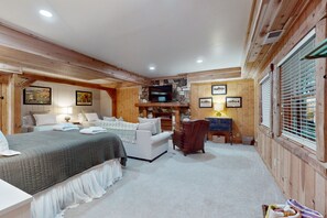 5 عدّة غرف نوم ومكواة/لوح كي وخدمة الإنترنت وملاءات أسرّة