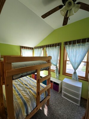 7 bedrooms, WiFi - 645 Sycamore in Lakeside (Lakeside)