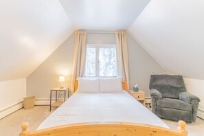 4 soverom, skrivebord, strykejern/-brett og wi-fi (inkludert)