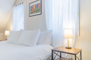 4 bedrooms, desk, iron/ironing board, free WiFi