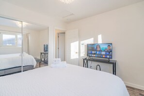3 bedrooms, desk, free WiFi, bed sheets