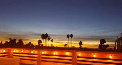 O'Side Playa Beach Bungalow home's Vacation Studio 1 mile east of Oceanside Pier