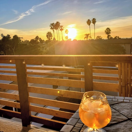 Property grounds. O'Side Playa Beach Bungalow home Vacation Studio 1 mile east of Oceanside Pier