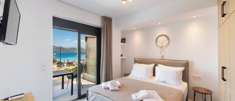 Superior appartement, uitzicht op zee | 1 slaapkamer, geluiddichte muren, gratis wifi