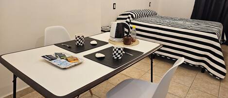 1 camera, ferro/asse da stiro, Wi-Fi gratuito, lenzuola