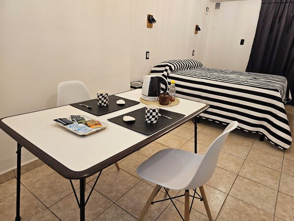 1 多间卧室、熨斗/熨衣板、免费 WiFi、床单