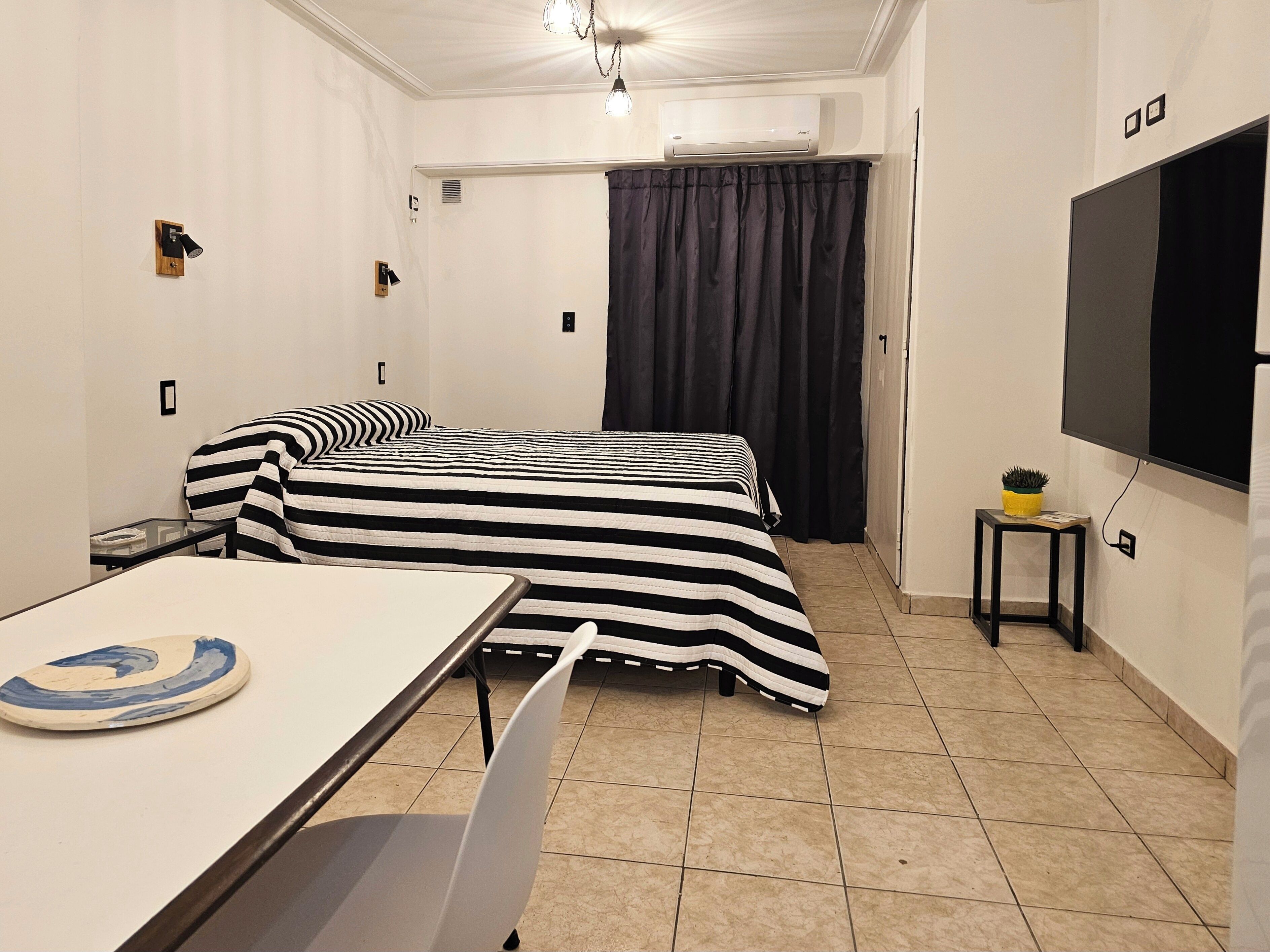 1 多间卧室、熨斗/熨衣板、免费 WiFi、床单